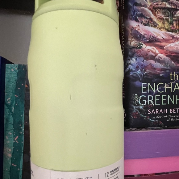 Stanley The Aeroflow Ice Flow Bottle Light Lime Green 24 OZ New - Picture 3 of 3